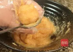 Illustration of how to make tomato meatball soup 8