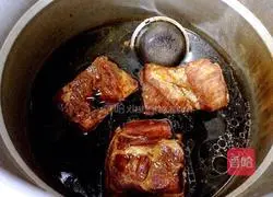 Illustration of braised pork belly 15