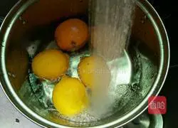 Illustration of how to make lemon paste 3
