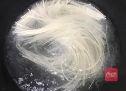 Illustration of how to make Longli fish tomato noodles 11