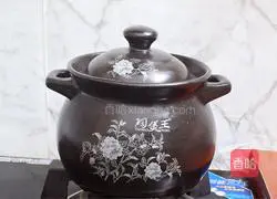 Illustration of how to make peanut chicken feet soup 9