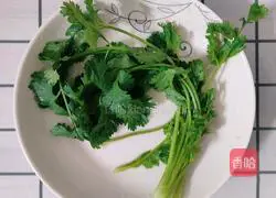 Illustration of how to make loofah and egg soup 4