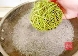 Illustration of how to make special fried noodles 3