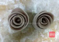 Illustration of how to make rose steamed buns 14