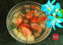 Illustration of how to make rock sugar strawberry and winter melon rind 8