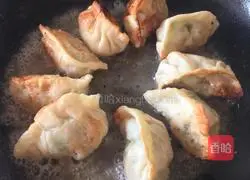 Illustration of how to make dumplings with eggs 4