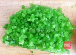 Illustration of how to make celery and pork dumplings 3