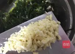 Illustration of how to make cold kelp shreds 6