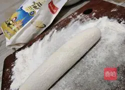 Illustration of how to make pork and leek dumplings 16