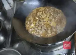 Illustration of how to make potato braised duck 5