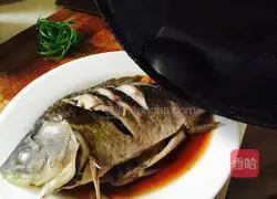Illustration of how to make steamed crucian carp 8