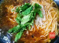 Illustration of how to make sour soup noodles 7