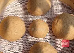 Illustration of how to make whole wheat steamed buns 7