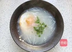 Illustration of how to make fried egg and shredded radish soup 7