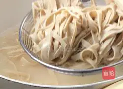 Illustration of how to make fried pork with tofu skin 9