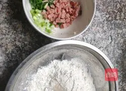 Illustration of how to make scallion rolls 1