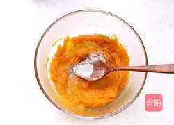 Illustration of how to make yeast pumpkin cake 2