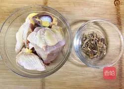 Illustration of how to cook chicken with palm ginseng 1