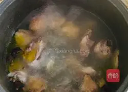 Illustration of how to stew local chicken with yam 3