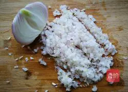 Illustration of how to make fried bamboo shoot buns 3