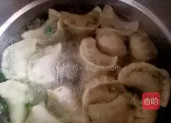 Illustration of how to make leek, shrimp skin and egg dumplings 13