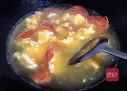 Illustration of how to make tomato and egg soup 4