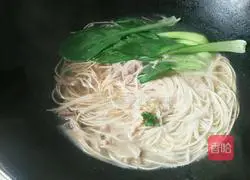 Illustration of how to make shredded pork noodles 7