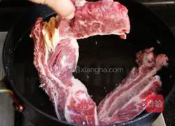 Illustration of how to make radish stewed beef brisket 2