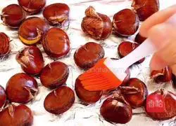 Illustration of how to make chestnuts in sugar water (oven version) 8