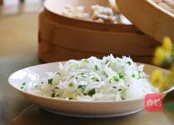 Illustration of how to make cold shredded radish 1