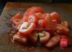 Illustration of how to make tomato meat sauce pasta 4