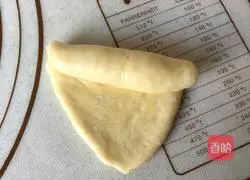 Illustration of how to make classic butter rolls 5