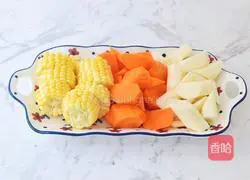 Illustration of how to make pork ribs, yam, corn and carrot soup 4