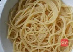 Illustration of how to make pasta 5