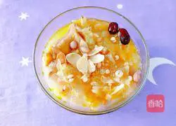 Illustration of how to make lily barley, white fungus and chicken soup 14