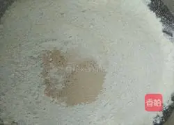  Illustration of how to make bacon bread 2