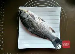 Illustration of how to stew fish soup 4