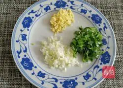 Illustration of how to make sea rice and winter melon soup 3