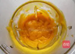 Illustration of how to make yogurt rainbow cup 12