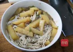 Illustration of making braised potato sticks and noodles 11