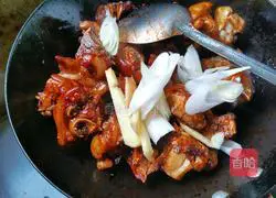 Braised pig trotters in soybean sauce Illustration of how to do it 10