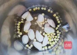 Illustration of how to make banana corn juice 5