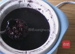 Illustration of how to make sweet potato and multigrain porridge 5