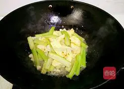 Illustration of how to make luffa and scrambled eggs 9