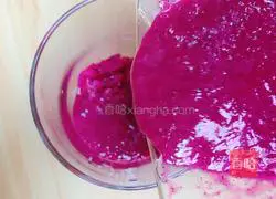 Illustration of how to make dreamy dragon fruit yogurt cup 7
