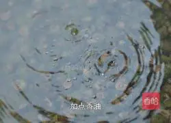 Illustration of how to make spicy snail sauce while going to the fields in summer 2