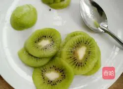 Illustration of how to make kiwi yogurt bars 4