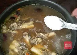 Illustration of how to make bone octopus soup 11