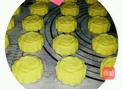 Illustration of how to make original mung bean cake 6