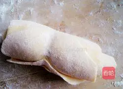 Illustration of how to make pumpkin rose steamed buns 8